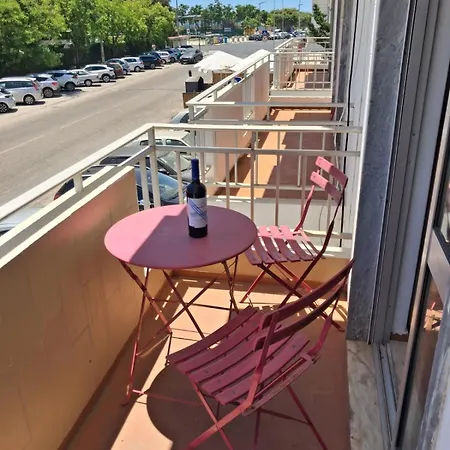 First Line Balcony View Διαμέρισμα *